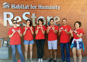 Photo Gallery Students Connect with the Community by Volunteering 