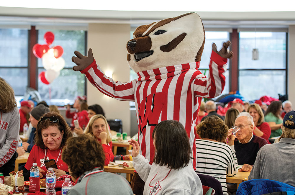Bucky Badgers grabs the spotlight at the WSB homecoming bash