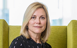 Julie Howard (BBA '85)